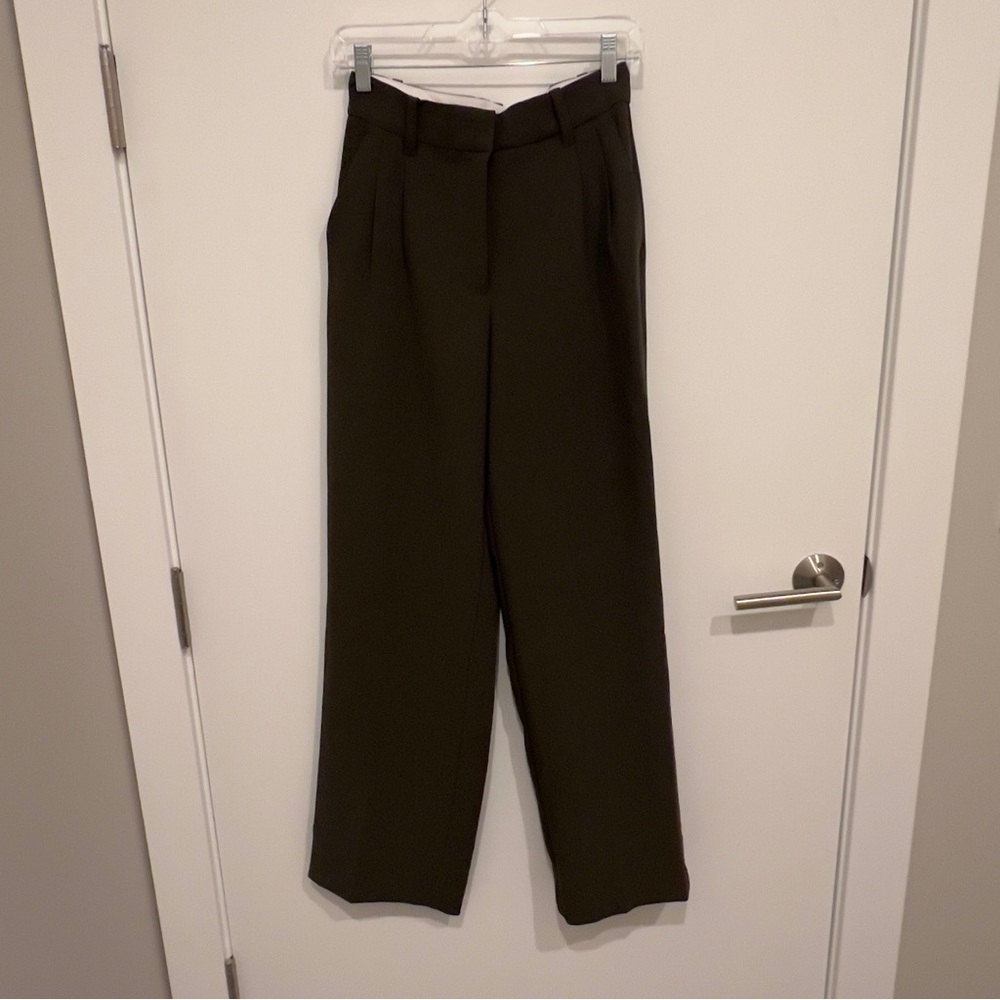 Aritzia Effortless Pant